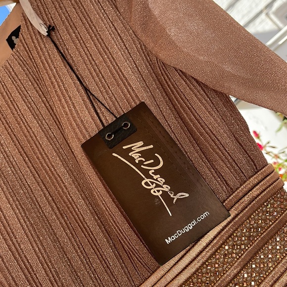 Mac Duggal - Rose Gold Shimmering Pleated  A-Line 3/4 Sleeve Gown - Size 4 - Picture 12 of 17